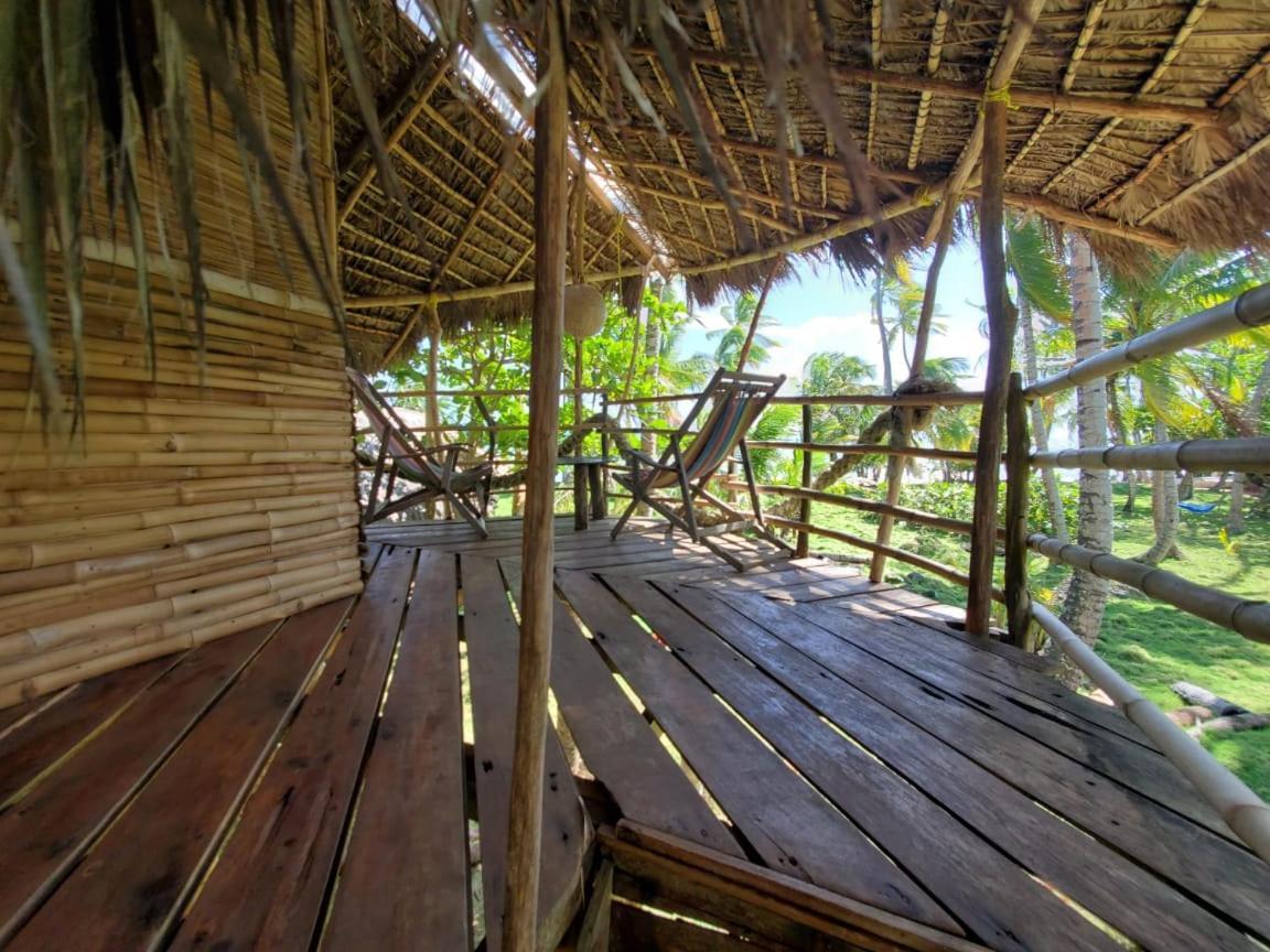 Derek'S Place Eco-Lodge Little Corn Island Exterior photo