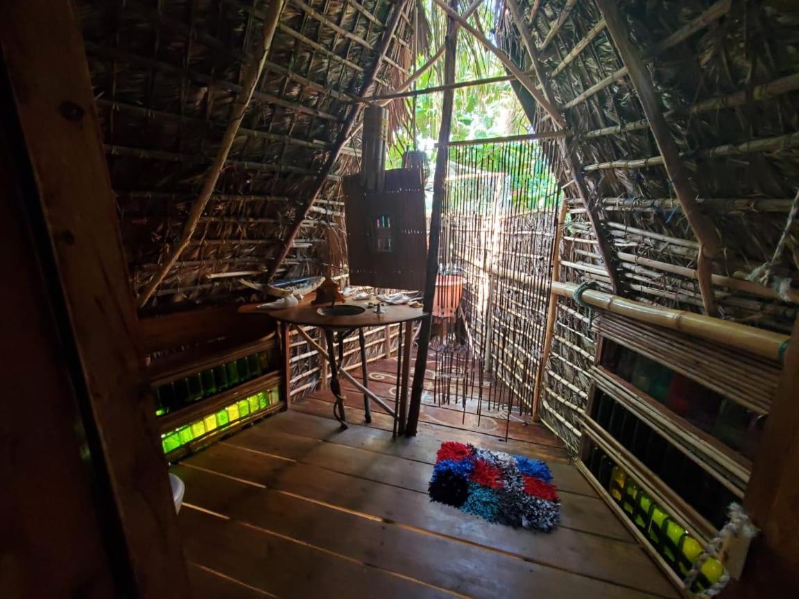 Derek'S Place Eco-Lodge Little Corn Island Exterior photo